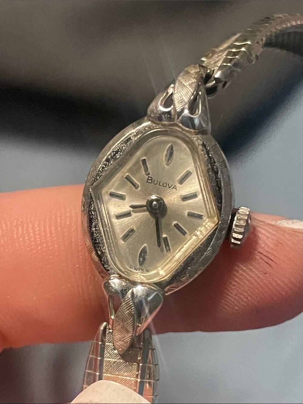 Elegant Silver Tone Ladies Bracelet Watch - Picture 1 of 14